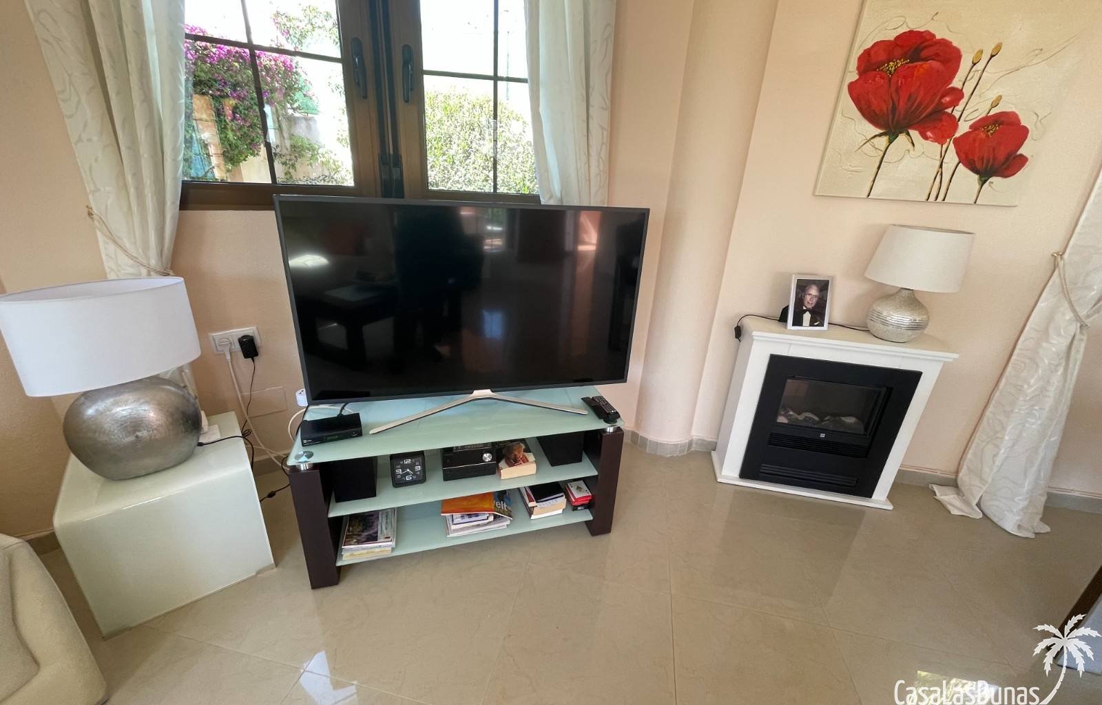 Die Villa Marina liegt in der charmanten Wohngegend La Marina in San Fulgencio und bietet eine Oase der Ruhe und des Luxus für alle, die ein einzigar