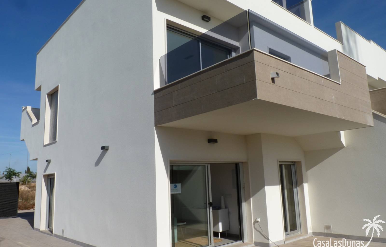 Im lebhaften Dorf Pilar de la Horadada, dem südlichsten Punkt der Costa Blanca, finden wir dieses schöne Projekt mit geräumigen Apartments. Die Häuse