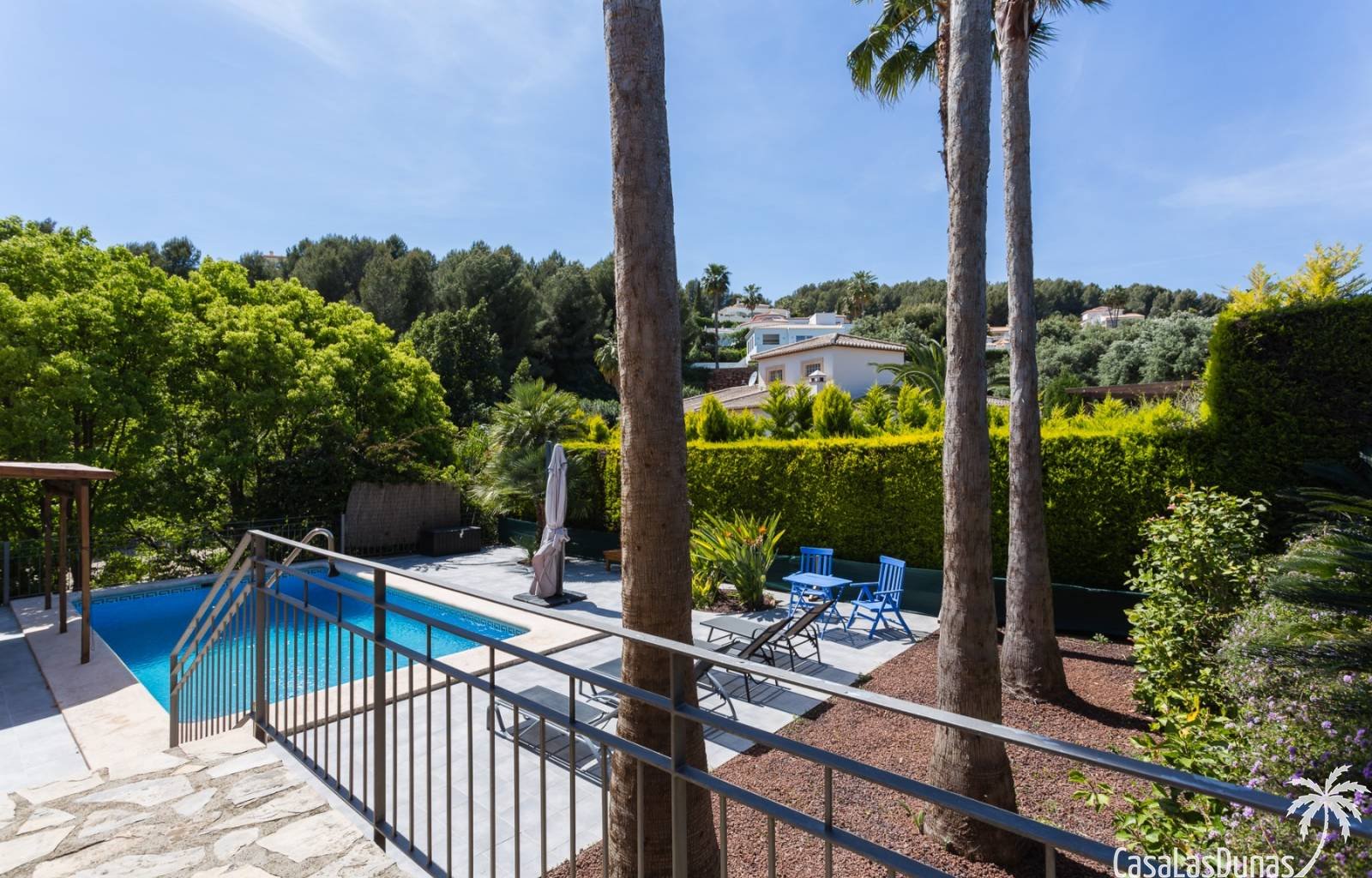 Diese wunderschöne Villa liegt auf der Südseite des Berges La Sella und ist ideal für diejenigen, die einen erholsamen und ruhigen Urlaub verbringen