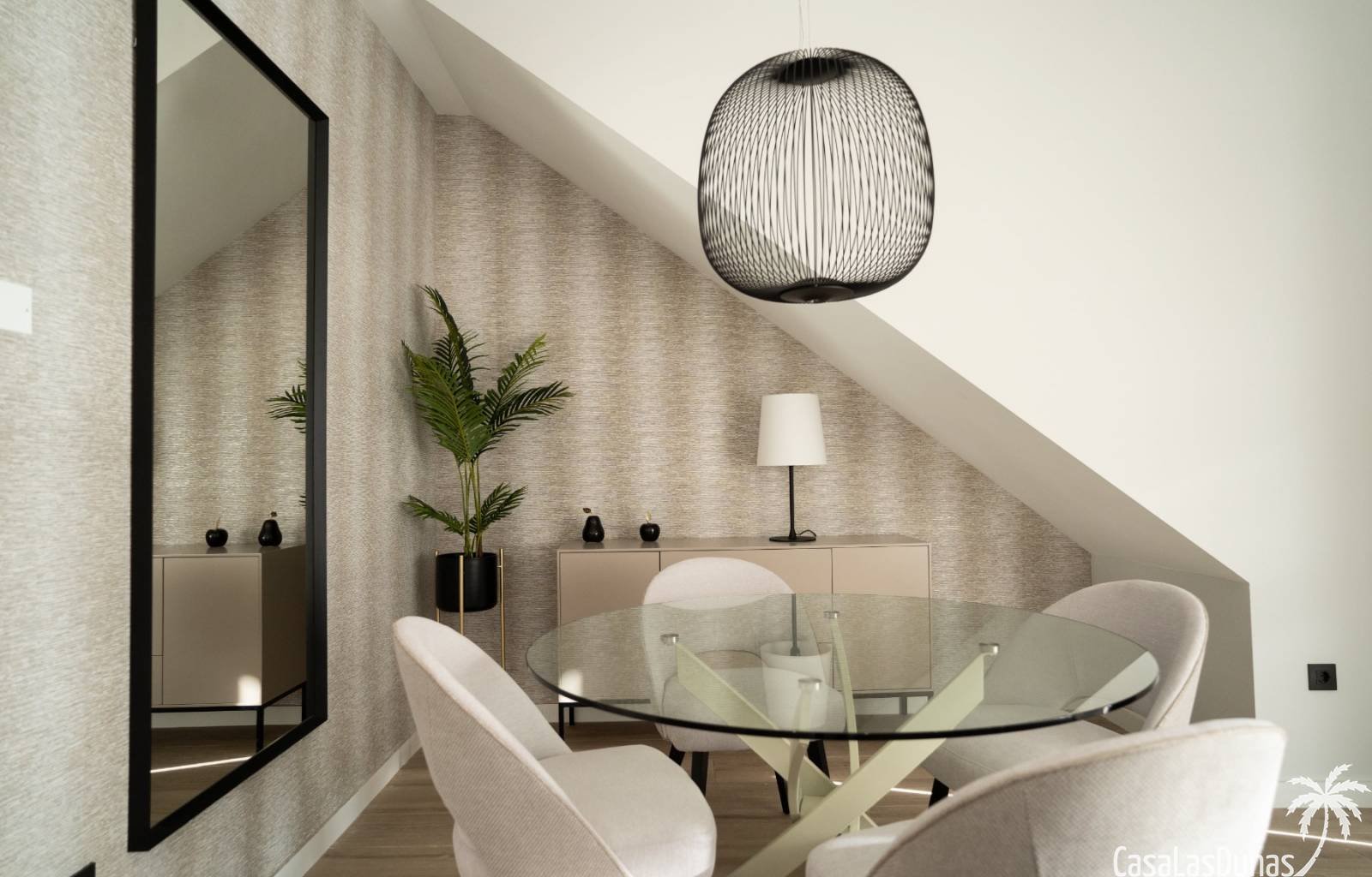 In Villamartin entsteht ein prächtiger Neubaukomplex mit 16 Doppelhäusern. Dieses Haus ist das einzige, das über 3 Schlafzimmer und 2 Badezimmer verf