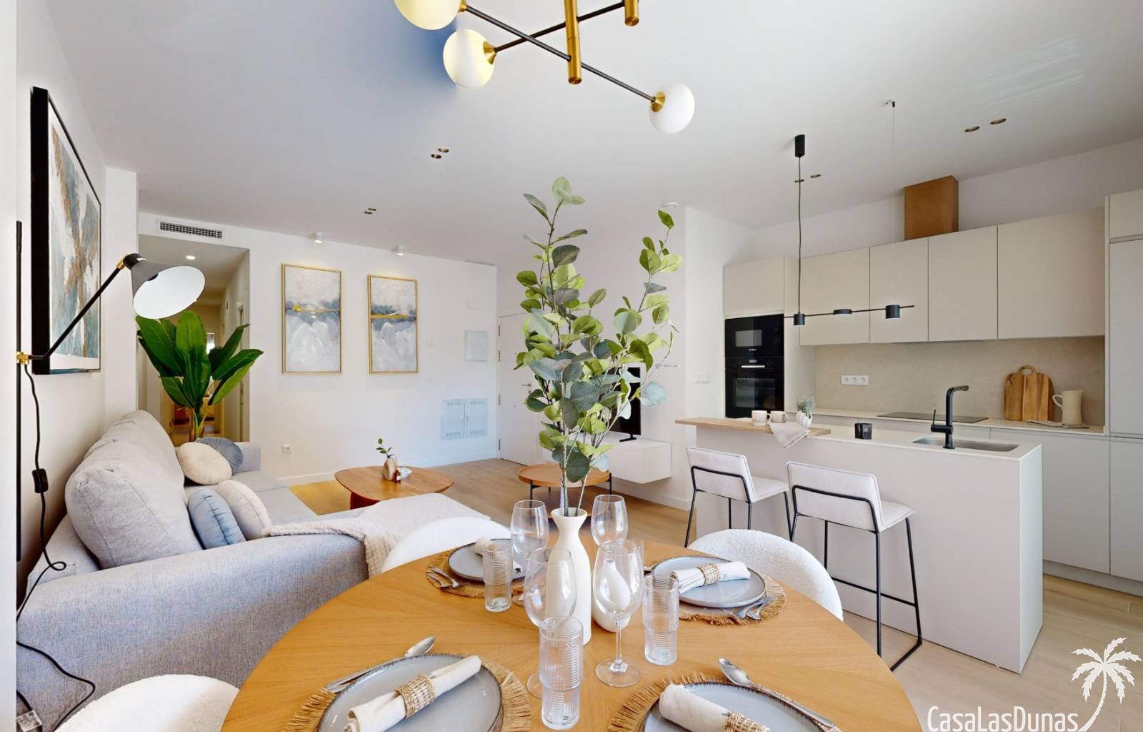 Diese wunderschönen neuen Apartments liegen direkt im Zentrum von Guardamar, nur 600 Meter vom Sandstrand entfernt. Sie sind geräumig, mit 3 Schlafzi