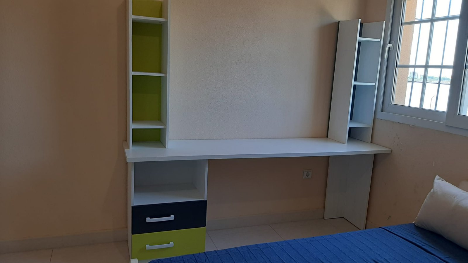 In der charmanten Stadt San Javier gelegen, bietet dieses Reihenhaus ein einzigartiges Wohnerlebnis mit Meerblick. Es wurde für diejenigen entworfen,