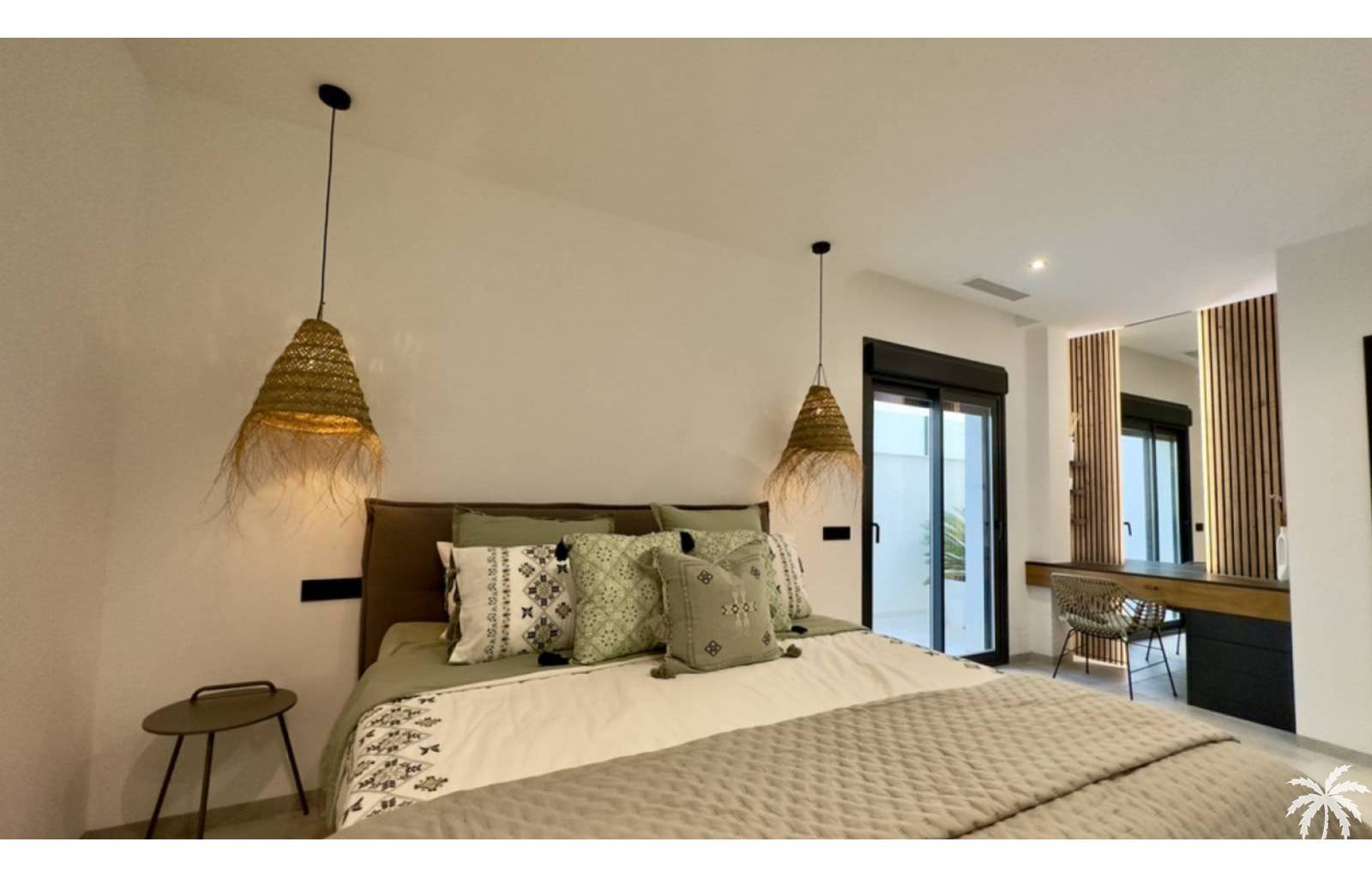 Sie suchen ein großes Haus mit privatem Pool, möchten aber in einer geschlossenen Wohnanlage wohnen? Suchen Sie also nicht weiter: Dieses Projekt ist