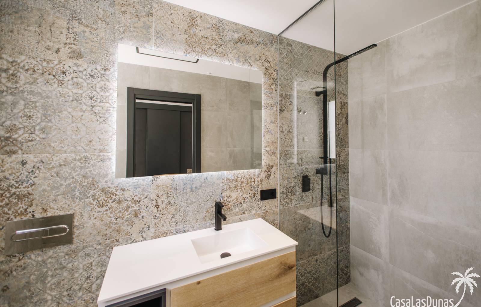 Sie suchen ein großes Haus mit privatem Pool, möchten aber in einer geschlossenen Wohnanlage wohnen? Suchen Sie also nicht weiter: Dieses Projekt ist