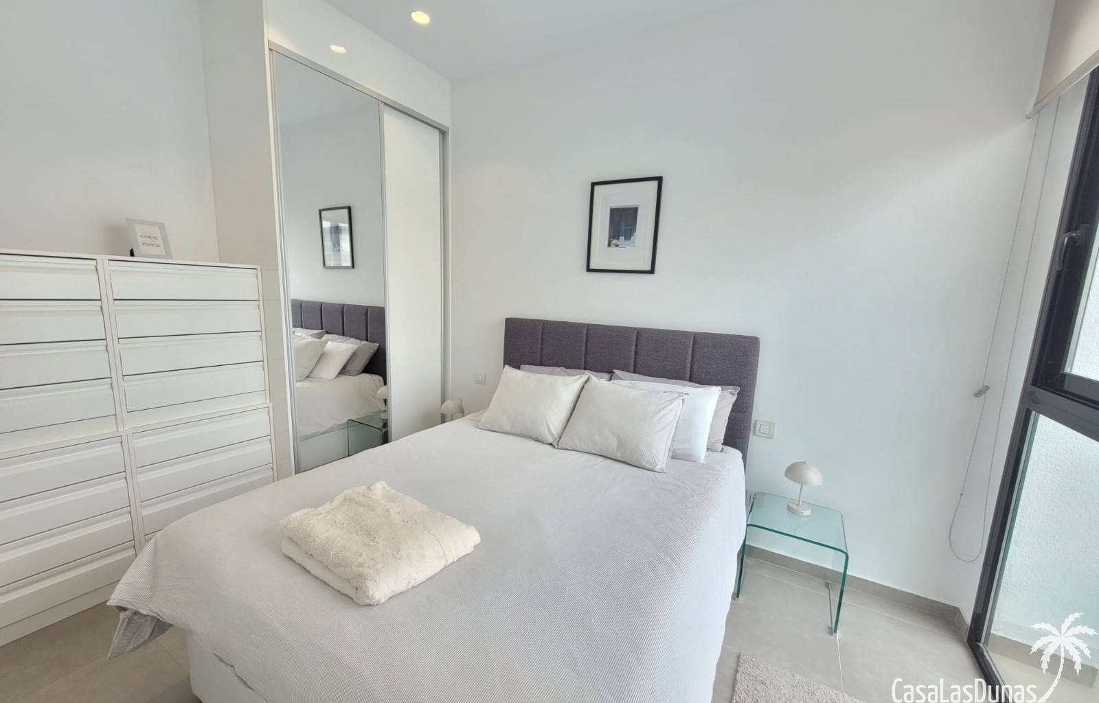 Sonrica ist eine wunderschöne Unterkunft mit perfekten Annehmlichkeiten für einen komfortablen Aufenthalt. Das Haus verfügt über zwei Toiletten und e