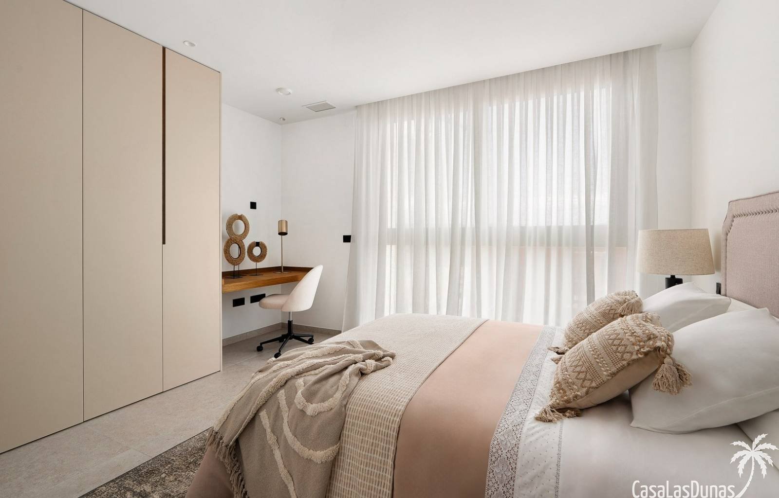 Diese Residenz liegt in der Nähe der Wohnanlage Coblanca in Benidorm und besteht aus 9 einzelnen Villen, jede mit einem privaten Garten mit einheimis