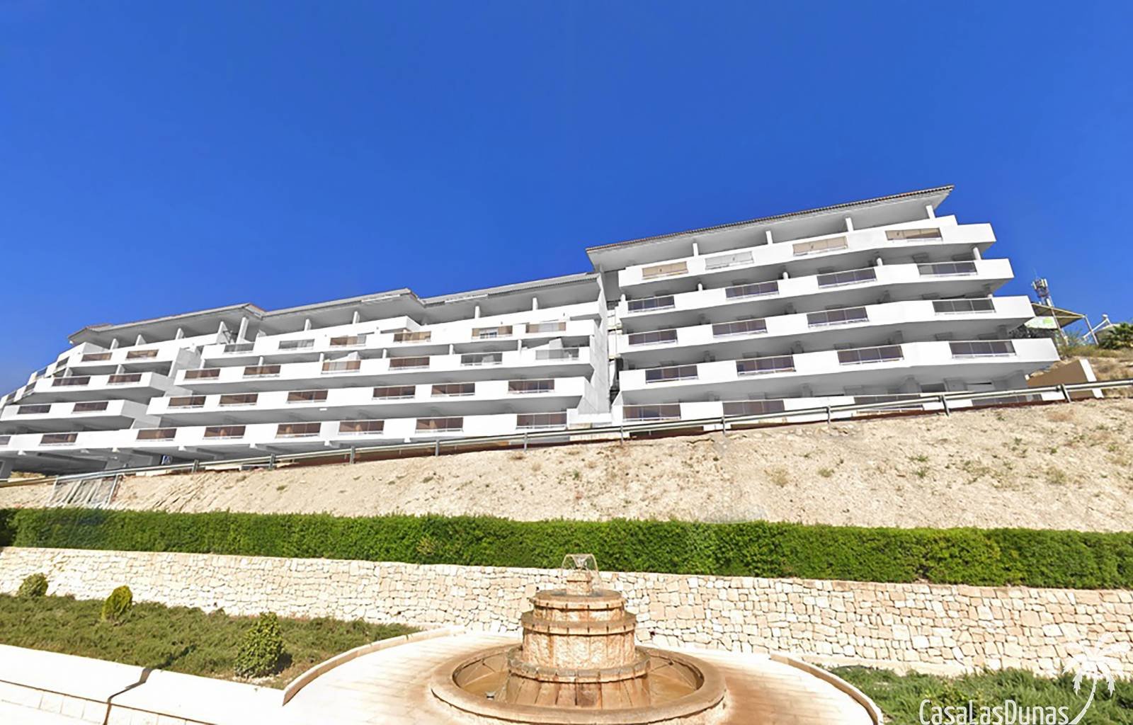 Dieser neue Immobilienkomplex in Relleu befindet sich in der Endphase des Baus. Es sind nur Einheiten mit 3 Schlafzimmern und 2 Bädern im Zwischenges