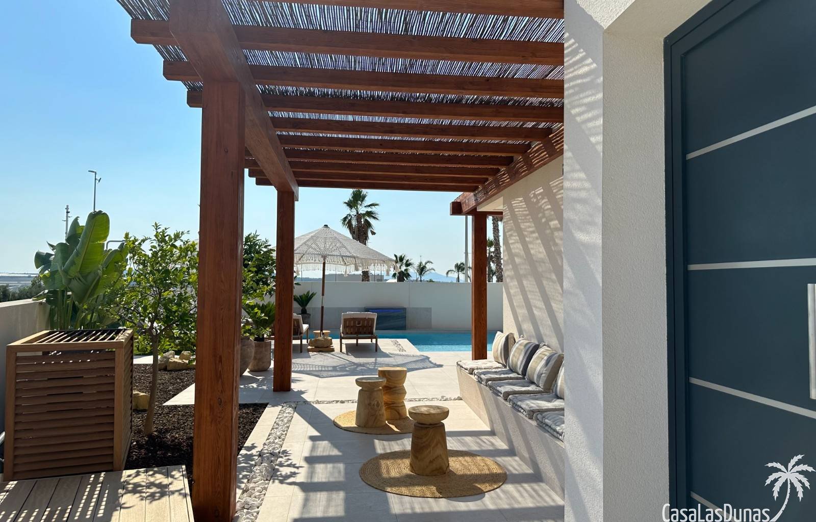 Die Villa Bella Sol ist ein idyllisches Feriendomizil im charmanten Städtchen Benijófar an der spanischen Costa Blanca. Die luxuriöse Villa wurde 202