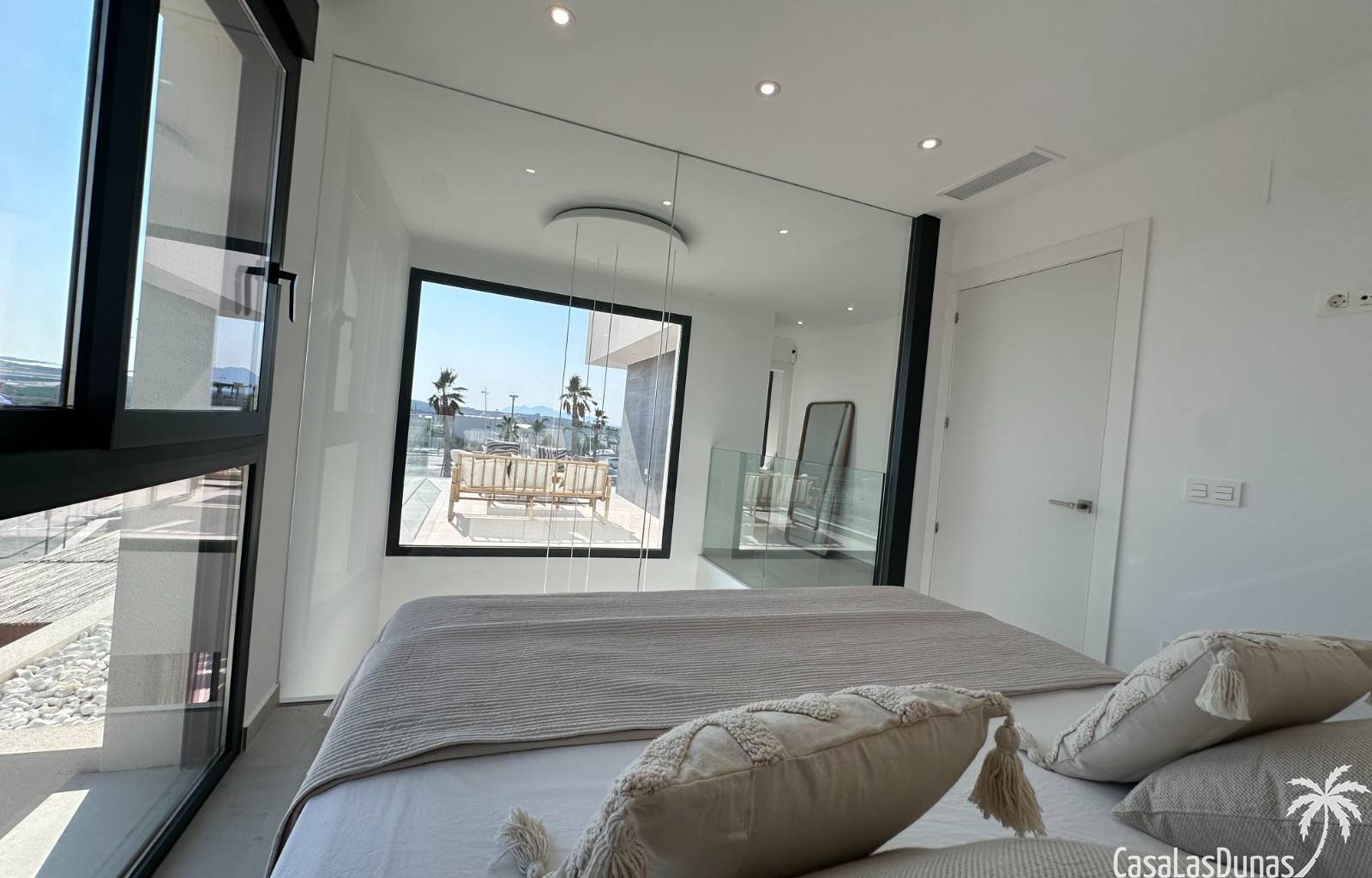 Die Villa Bella Sol ist ein idyllisches Feriendomizil im charmanten Städtchen Benijófar an der spanischen Costa Blanca. Die luxuriöse Villa wurde 202