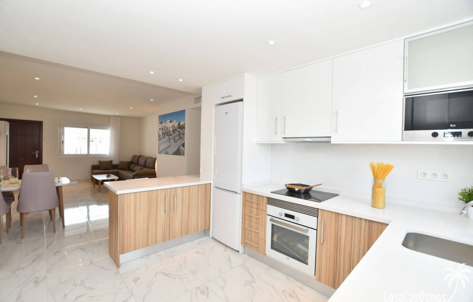 Elegante neue Erdgeschosswohnungen stehen in der ruhigen und grünen Gegend La Cañada , nahe dem lebhaften Zentrum von San Miguel de Salinas, zur Verf