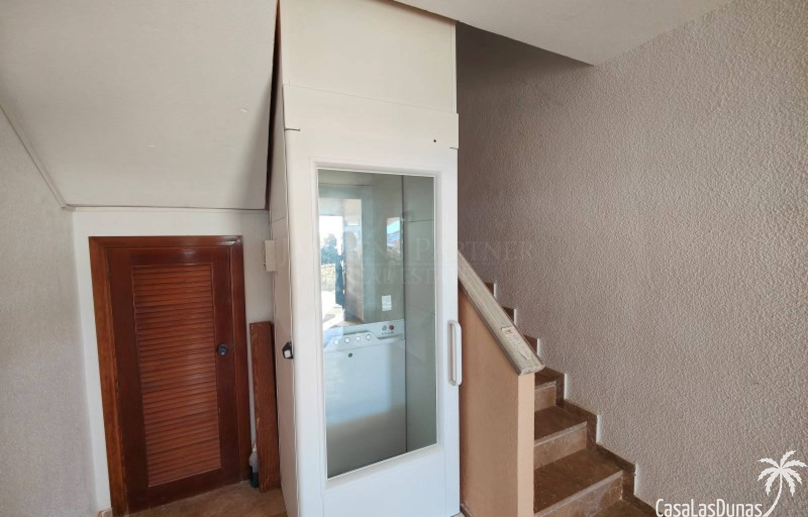 Diese Immobilie befindet sich in einer der exklusivsten und begehrtesten Wohngegenden von Altea und überzeugt durch eine hervorragende Lage. Nur weni