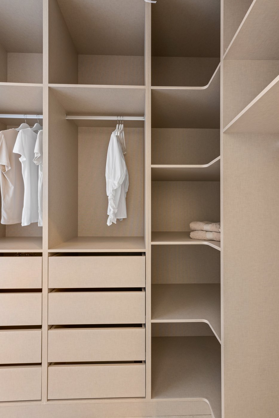 Dieses Wohnresort auf den charmanten Kleinen Inseln bietet ein einzigartiges Wohnerlebnis mit Meerblick. Es besteht aus 33 Immobilien, und die Bewohn