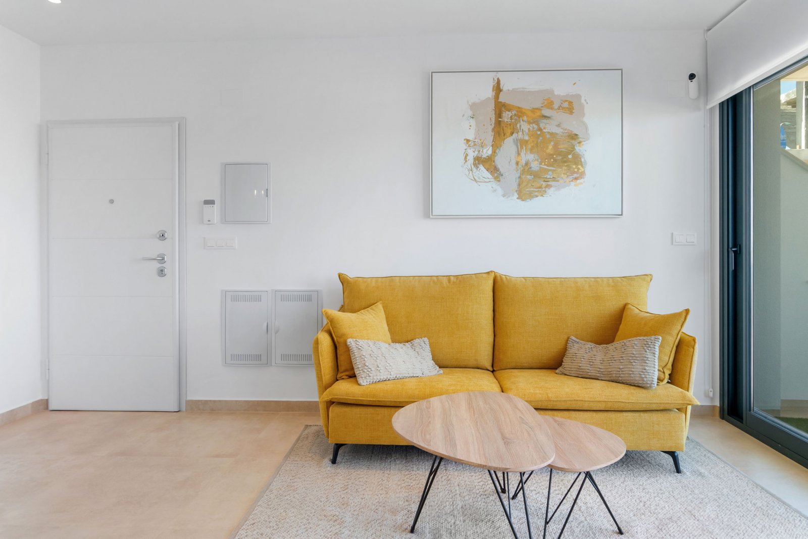 In der charmanten Stadt Torrevieja gelegen, bietet dieser Wohnkomplex eine Auswahl von 34 High-Bungalow- und Low-Bungalow-Immobilien. Diese Wohnungen