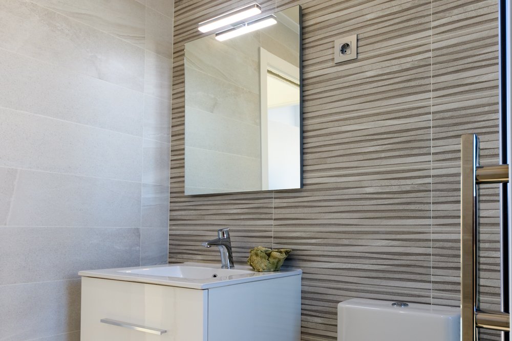 Diese Wohnanlage befindet sich in der charmanten Stadt Pilar de la Horadada und bietet eine Vielzahl von Wohnmöglichkeiten, die unterschiedlichen Bed