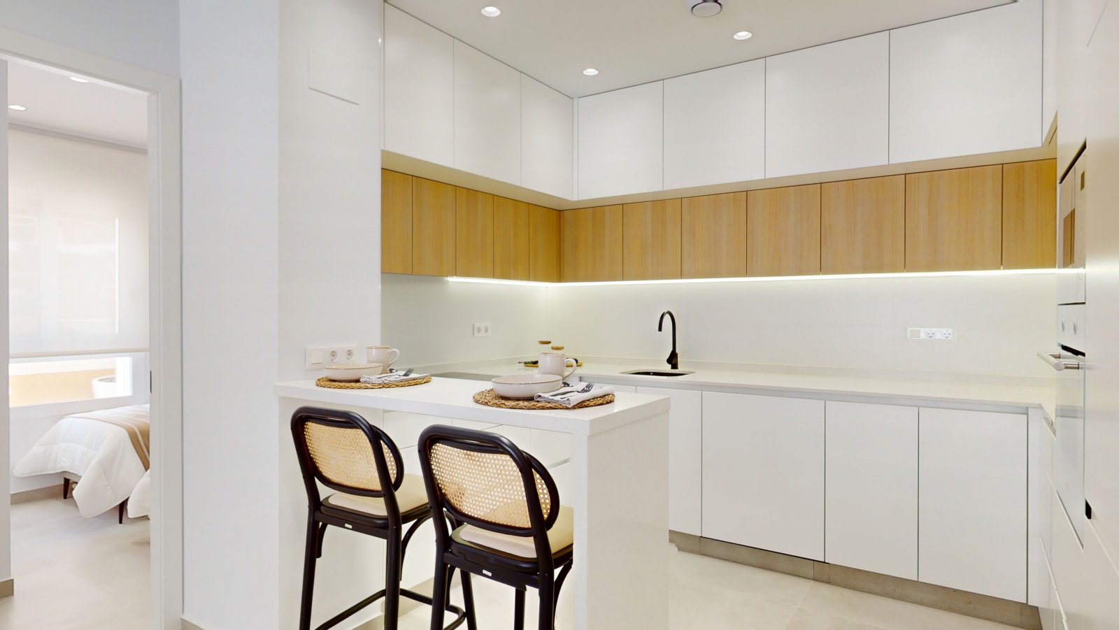 In der charmanten Stadt Guardamar del Segura gelegen, bietet diese exklusive Wohnanlage ein einzigartiges Wohnerlebnis mit Meerblick. Sie besteht aus