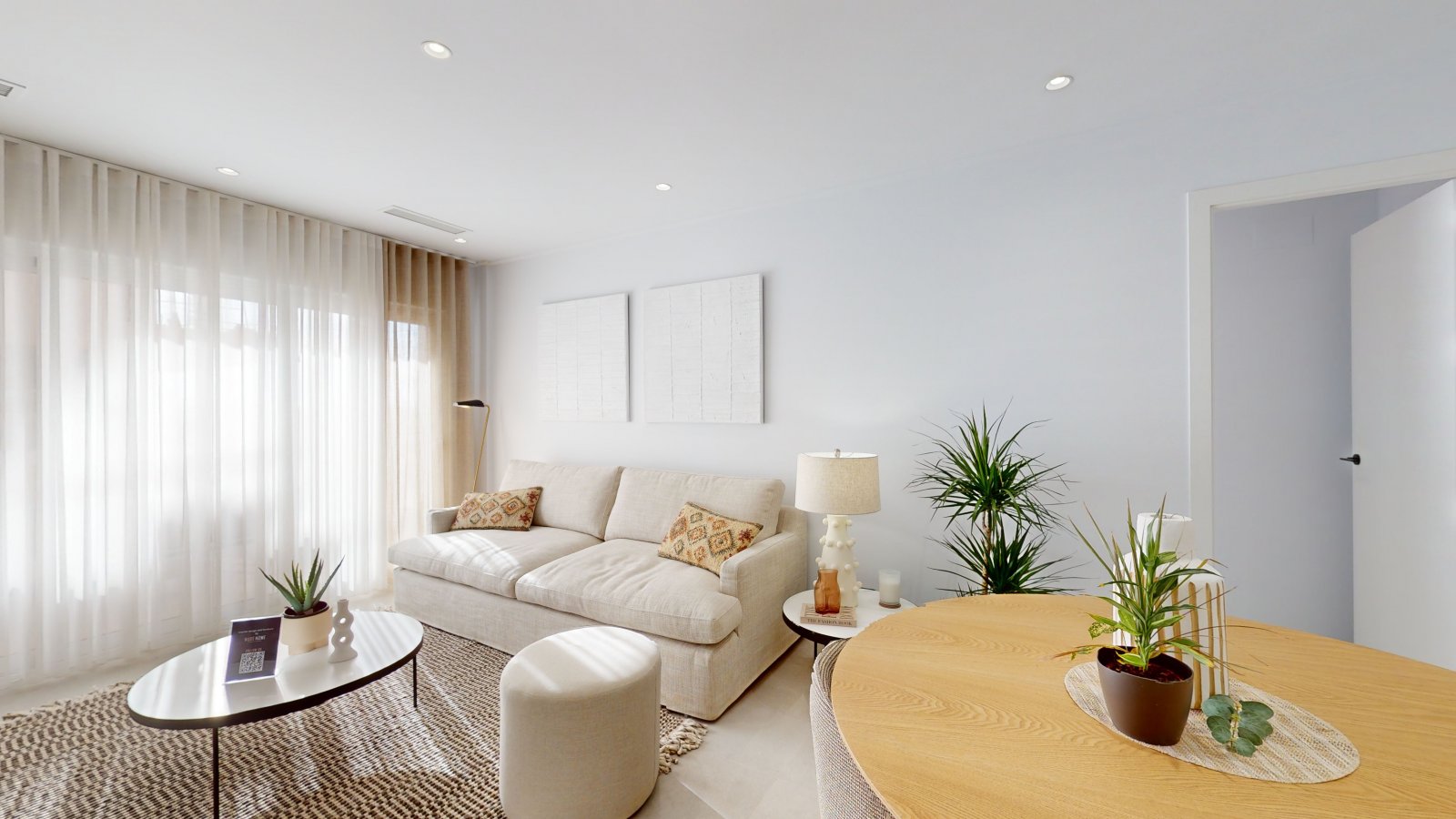 In der charmanten Stadt Guardamar del Segura gelegen, bietet diese exklusive Wohnanlage ein einzigartiges Wohnerlebnis mit Meerblick. Sie besteht aus