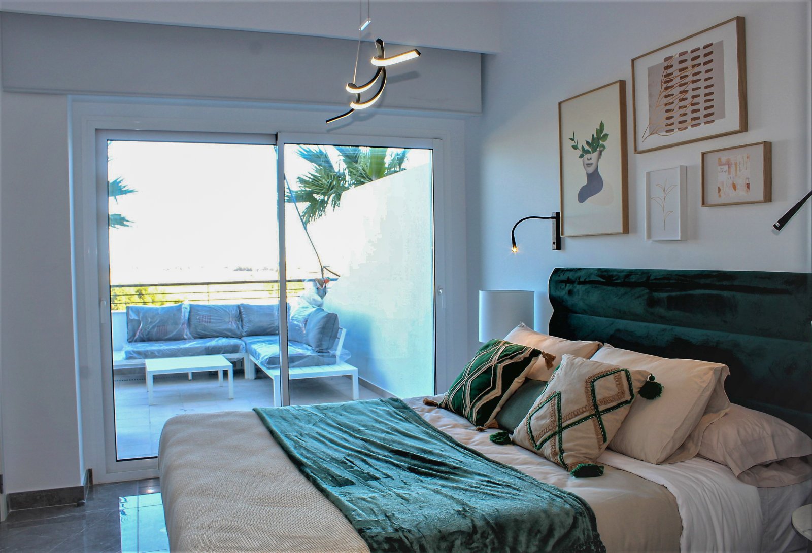 In der charmanten Ortschaft Xeresa gelegen, bietet diese Wohnanlage eine Auswahl von 43 Wohnungen, die für das mediterrane Umfeld konzipiert sind. Mi