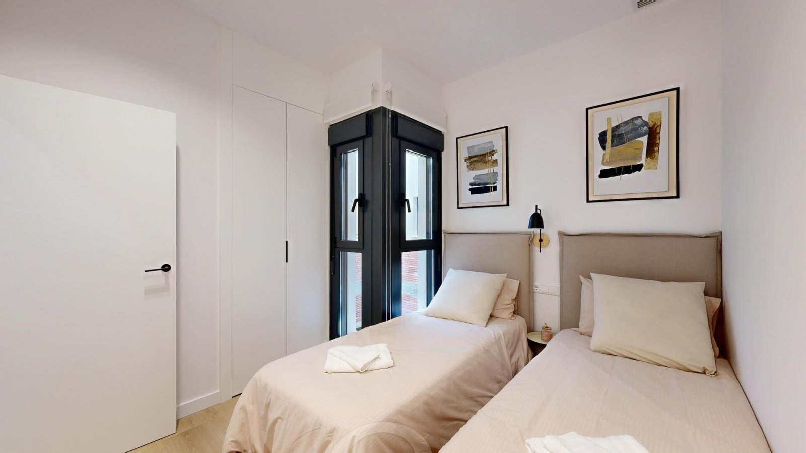 In der charmanten Stadt Guardamar del Segura gelegen, bietet diese exklusive Residenz eine Auswahl von 10 Immobilien, darunter Apartments, Erdgeschos