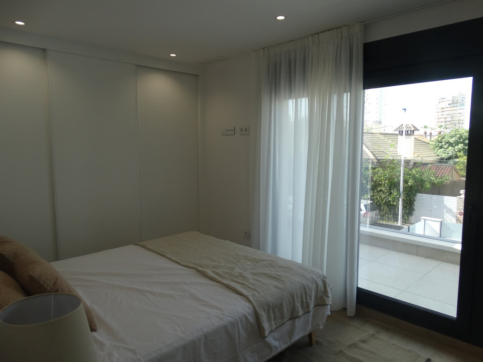 In der charmanten Stadt San Javier gelegen, bietet diese Wohnanlage eine exklusive Auswahl von 9 Reihenhäusern. Diese Häuser sind für diejenigen konz