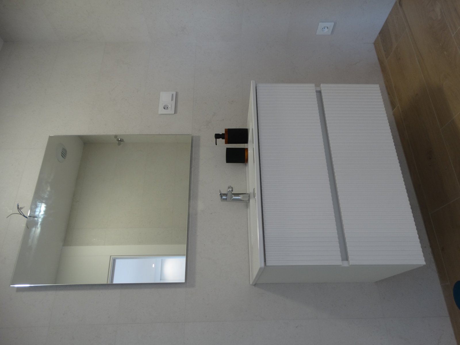 In der charmanten Stadt San Javier gelegen, bietet diese Wohnanlage eine exklusive Auswahl von 9 Reihenhäusern. Diese Häuser sind für diejenigen konz