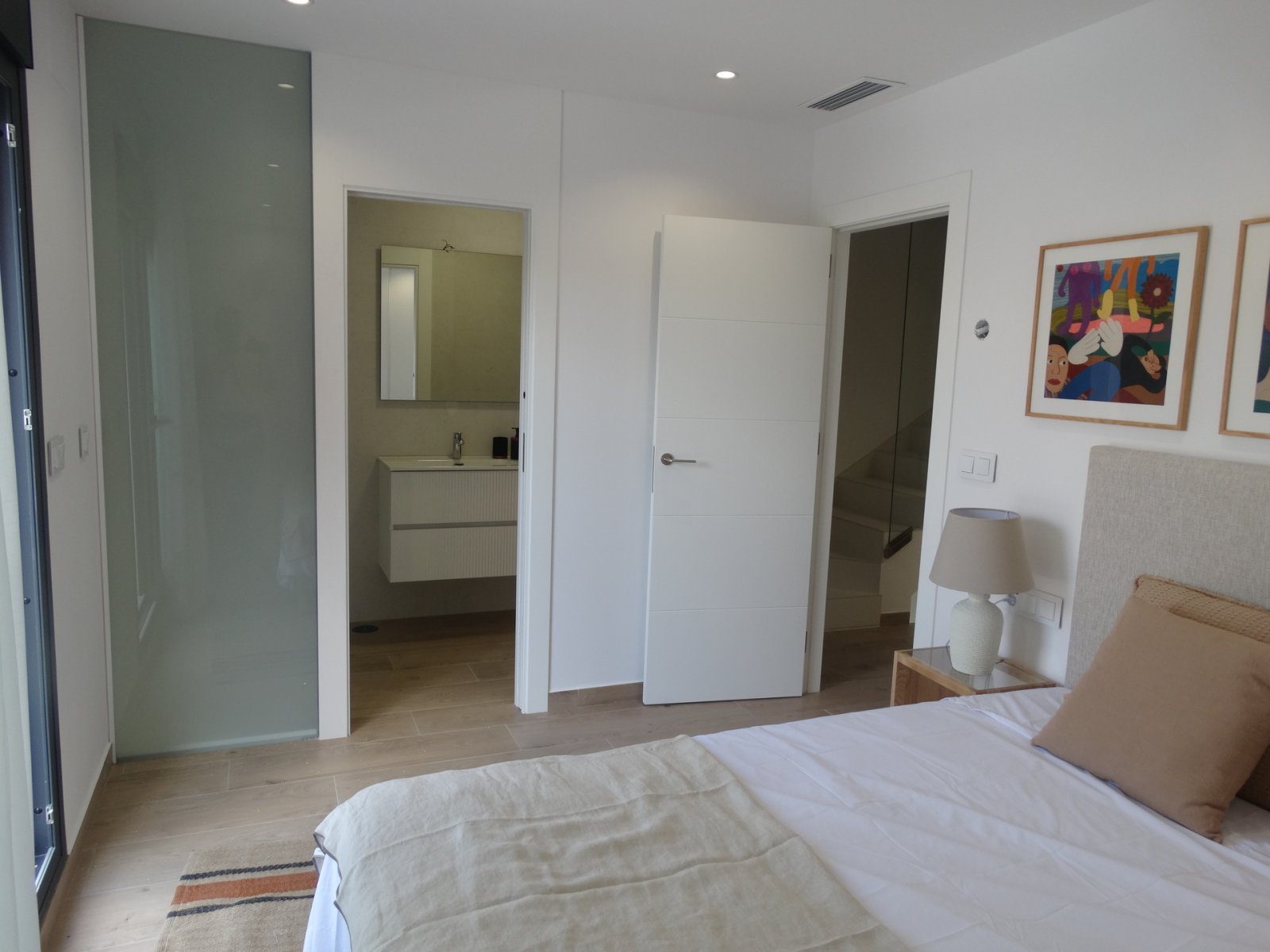 In der charmanten Stadt San Javier gelegen, bietet diese Wohnanlage eine exklusive Auswahl von 9 Reihenhäusern. Diese Häuser sind für diejenigen konz