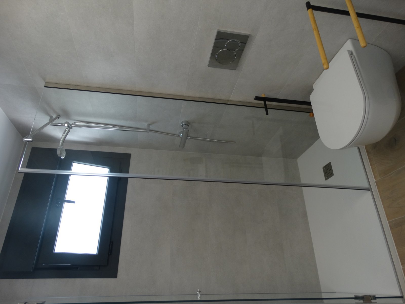 In der charmanten Stadt San Javier gelegen, bietet diese Wohnanlage eine exklusive Auswahl von 9 Reihenhäusern. Diese Häuser sind für diejenigen konz