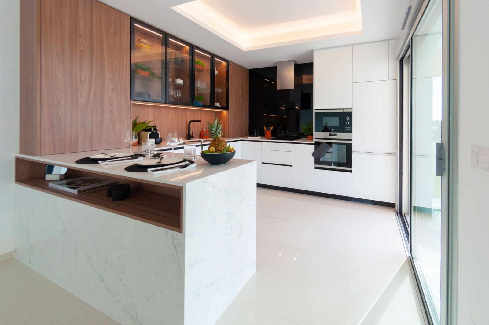 In der prestigeträchtigen Gegend von Ciudad Quesada gelegen, bieten diese freistehenden Immobilien eine exklusive und ruhige Umgebung. Mit nur zwei v