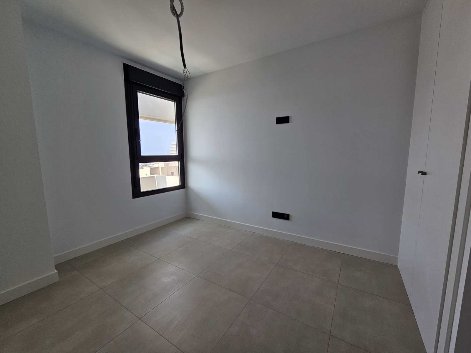 In der charmanten Stadt Calpe gelegen, bietet dieses exklusive Penthouse-Ensemble ein einzigartiges Wohnerlebnis mit beeindruckendem Meerblick. Mit n