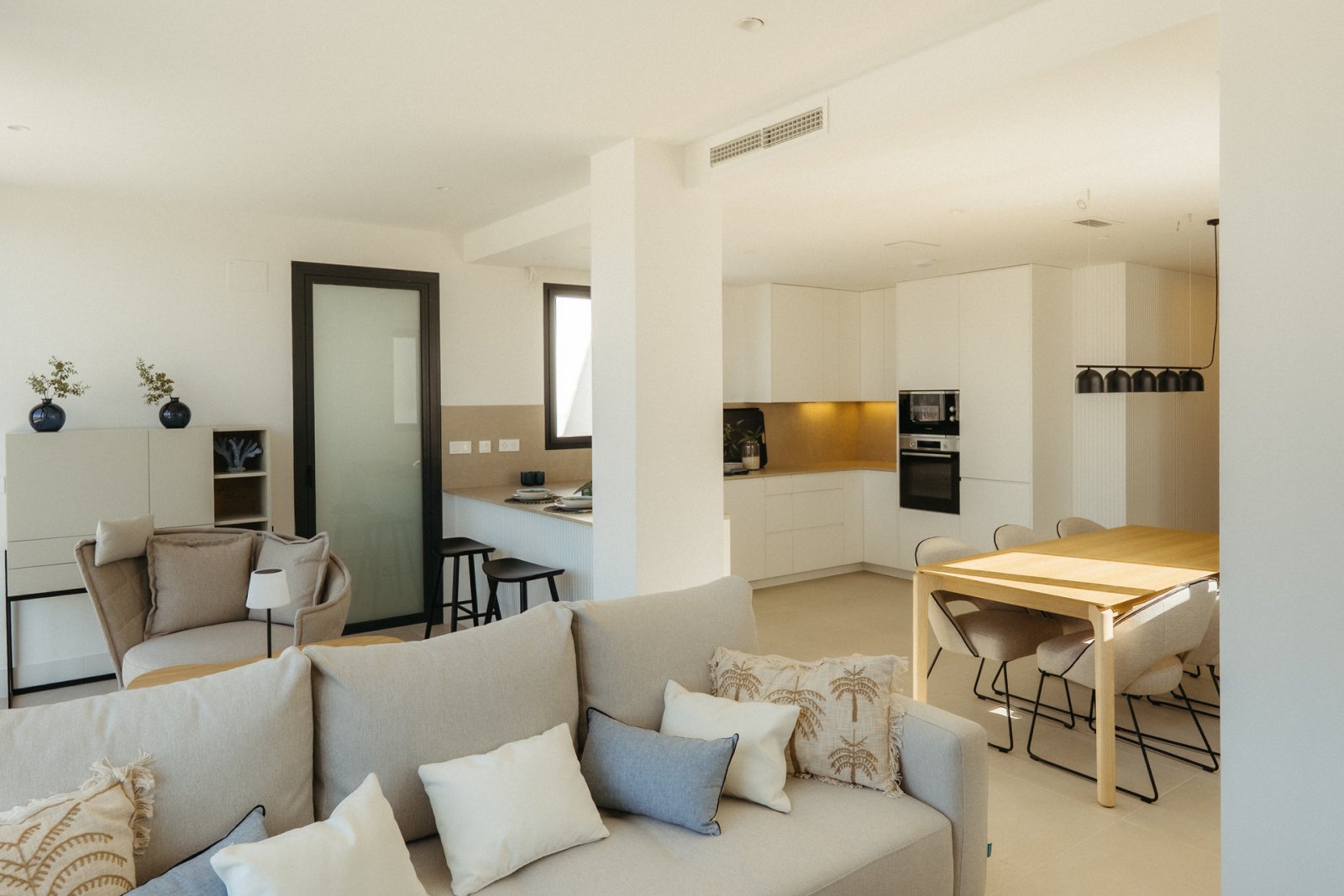 In der charmanten Stadt Alfaz del Pi gelegen, bietet diese exklusive Wohnanlage eine Vielzahl von Wohnmöglichkeiten, die unterschiedlichen Bedürfniss