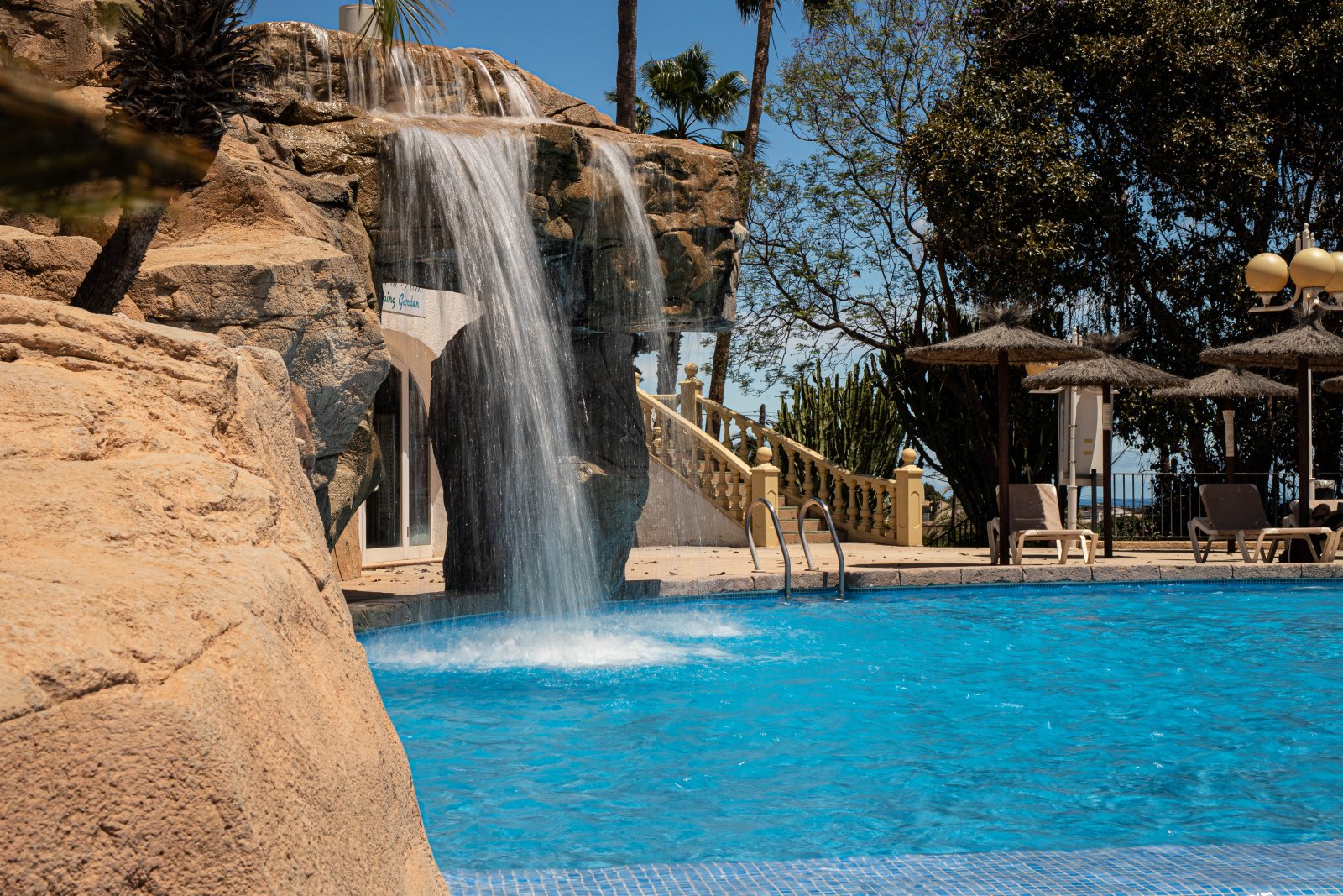 In der schönen Stadt Calpe gelegen, bietet diese Wohnanlage eine Vielzahl von Wohnmöglichkeiten, die auf unterschiedliche Bedürfnisse und Vorlieben z