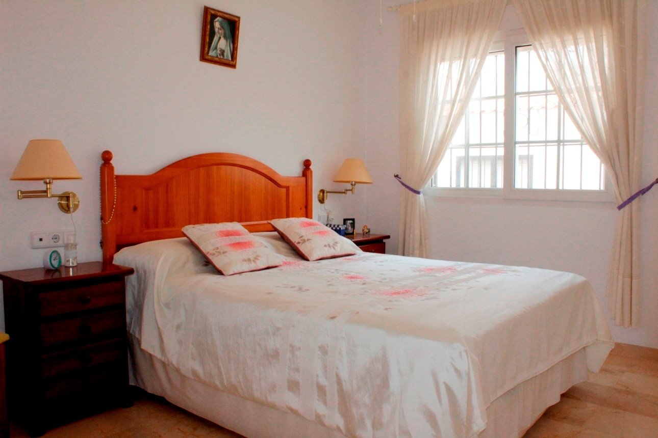  Wunderschöner Bungalow mit 2 Schlafzimmern in Oporto Golf, Los Dolses – Villamartín.&#13;&#13;
Dieser makellose, nach Südwesten ausgerichtete Bungalo