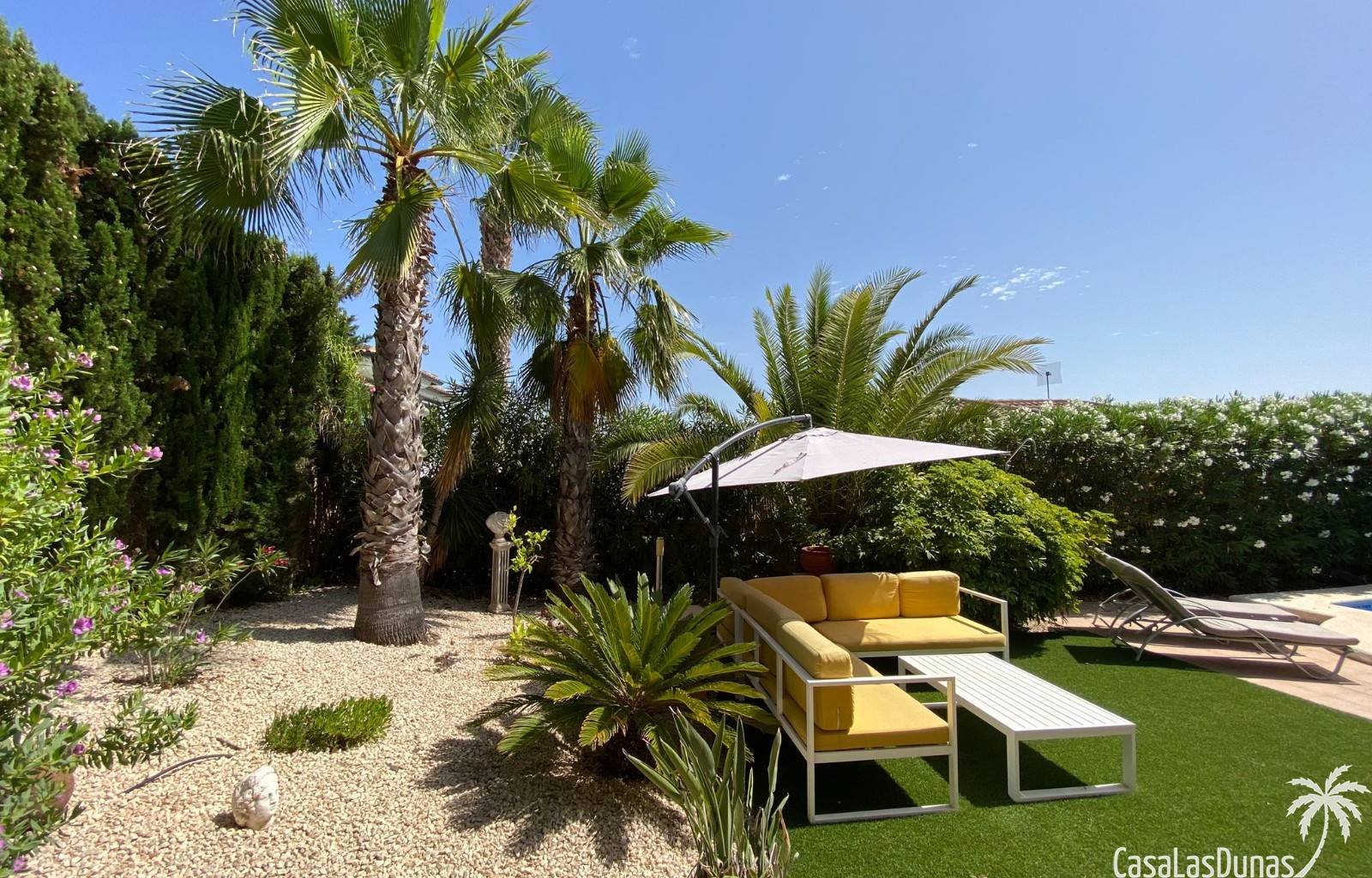 Die Villa El Sueño am Rande von La Marina (San Fulgencio) bietet dank ihrer erhöhten Lage einen luxuriösen Rückzugsort mit atemberaubendem Panoramabl