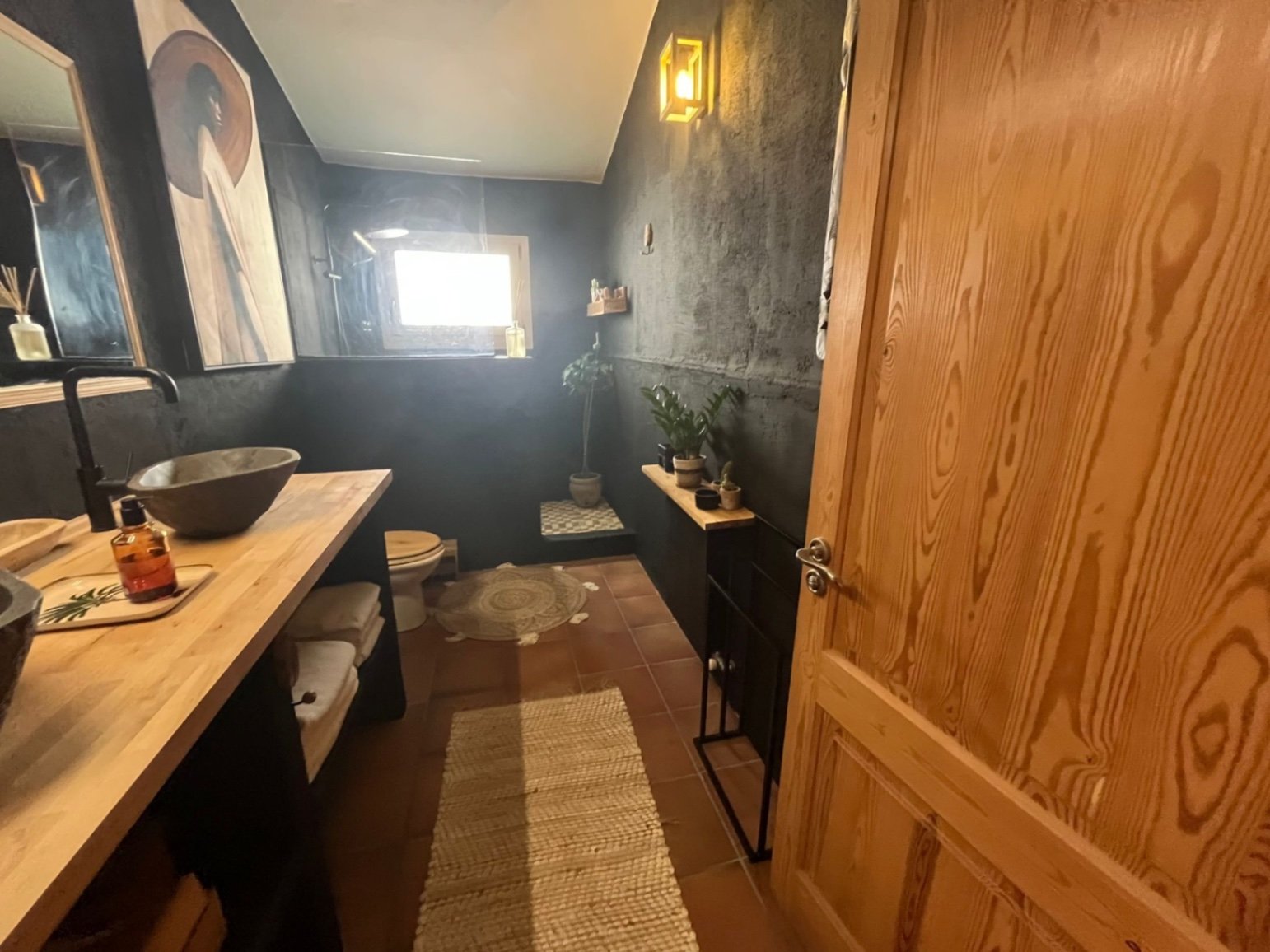 Dieses komplett möblierte Haus in einem perfekten Wartungszustand befindet sich in den ruhigen Hügeln von Olivella und bietet beeindruckende Ausblicke