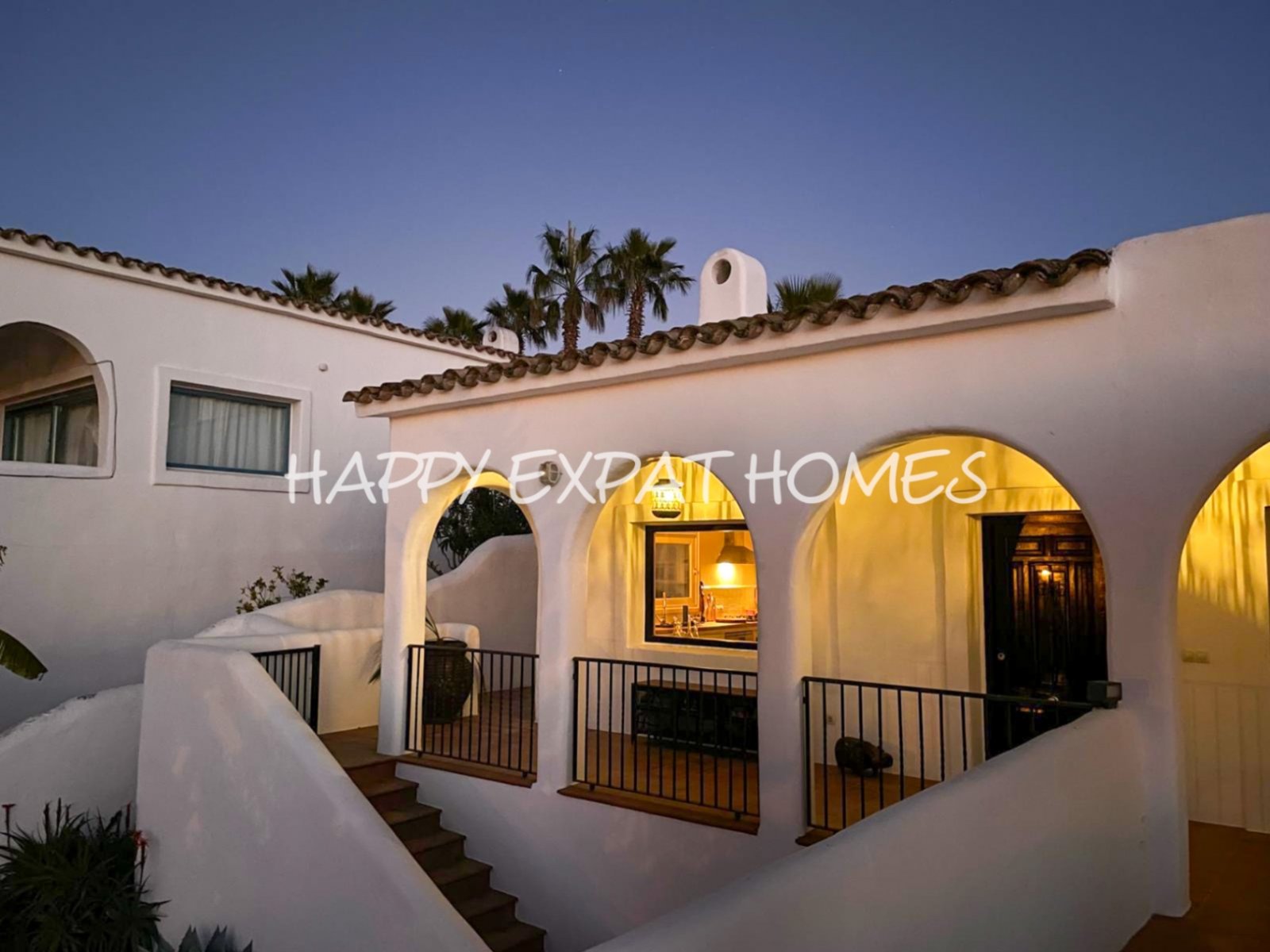 Dieses komplett möblierte Haus in einem perfekten Wartungszustand befindet sich in den ruhigen Hügeln von Olivella und bietet beeindruckende Ausblicke