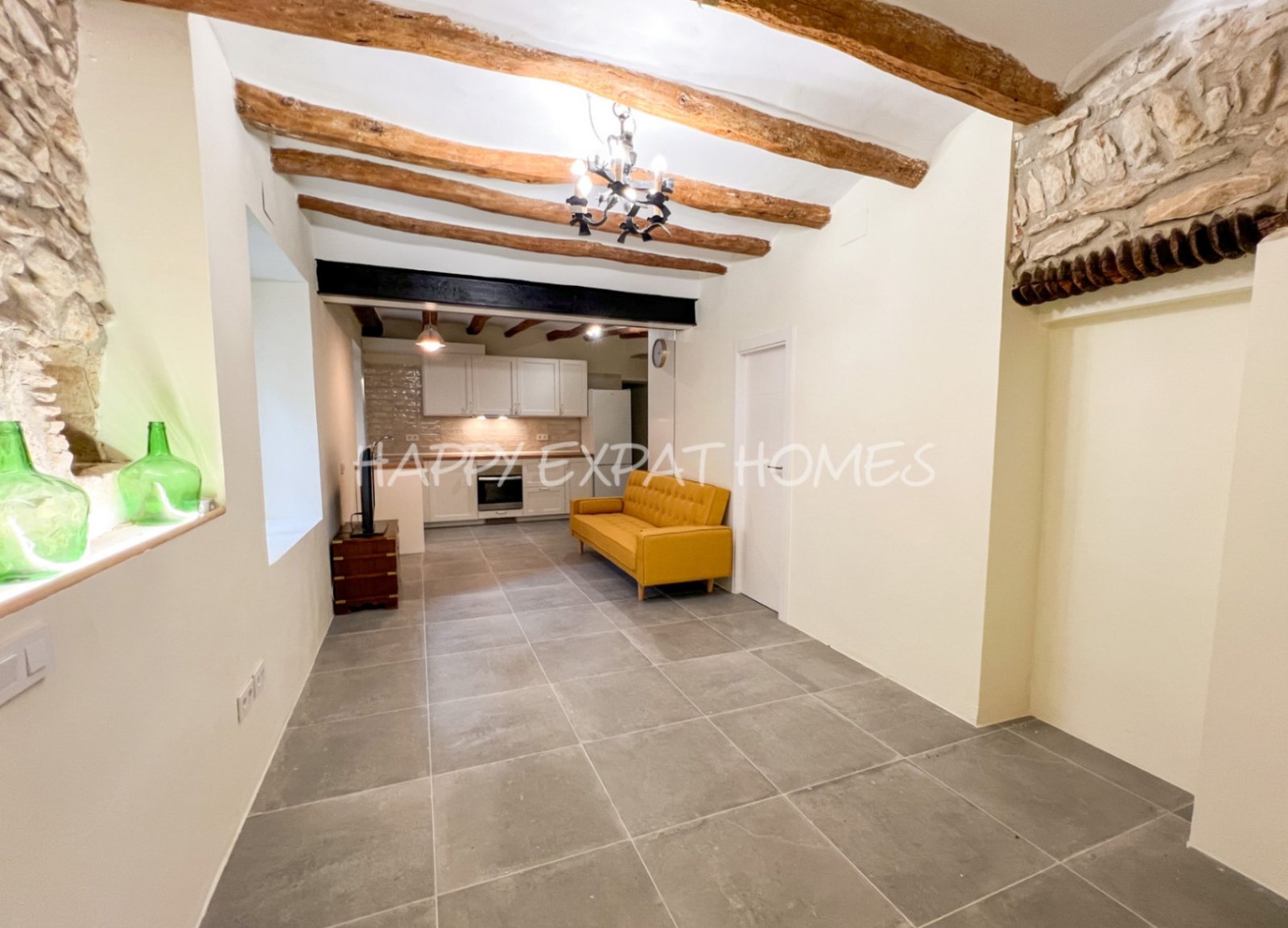 Schreiten Sie in die Geschichte und stellen Sie sich die Möglichkeiten vor.
Dieses einzigartige Haus aus dem 18. Jahrhundert befindet sich im malerisc