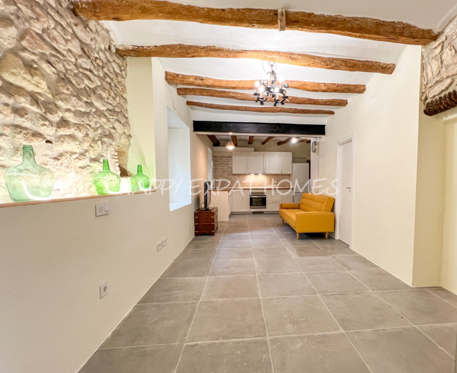 Schreiten Sie in die Geschichte und stellen Sie sich die Möglichkeiten vor.
Dieses einzigartige Haus aus dem 18. Jahrhundert befindet sich im malerisc