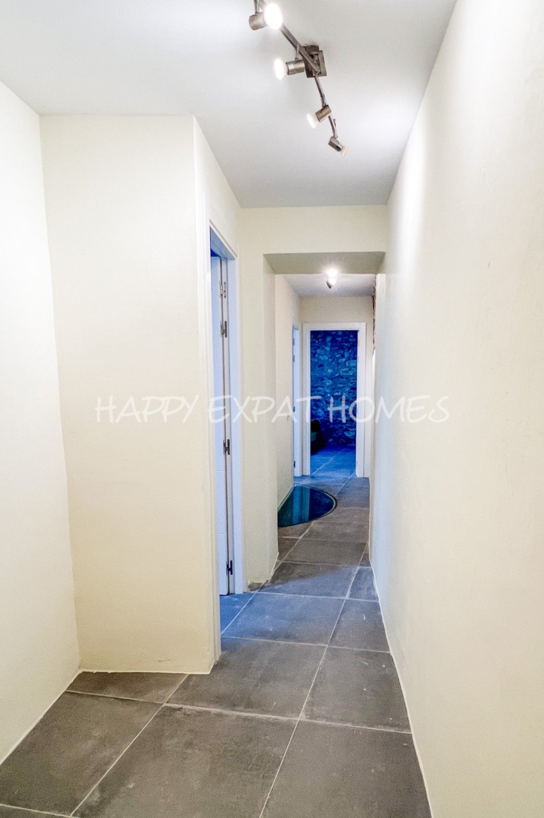 Schreiten Sie in die Geschichte und stellen Sie sich die Möglichkeiten vor.
Dieses einzigartige Haus aus dem 18. Jahrhundert befindet sich im malerisc