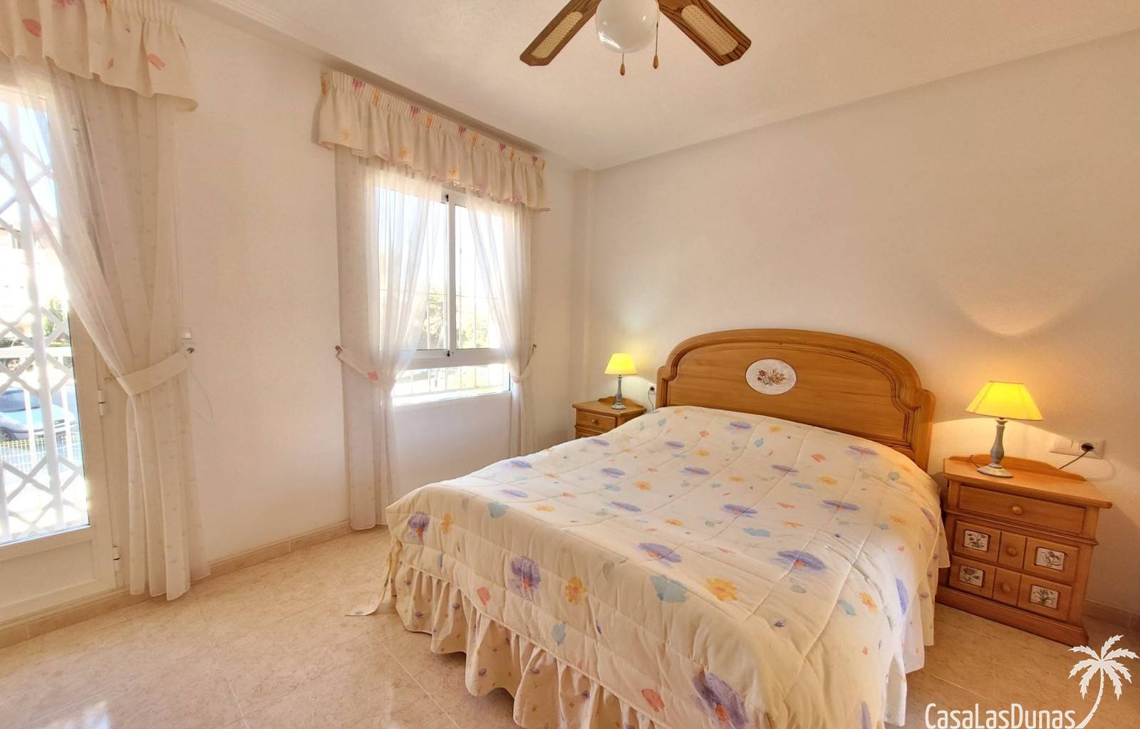  Dieses Ferienhaus im belebten Küstenort La Mata ist ein idealer Ausgangspunkt für einen erholsamen Urlaub. Mit seiner traditionellen spanischen Dekor