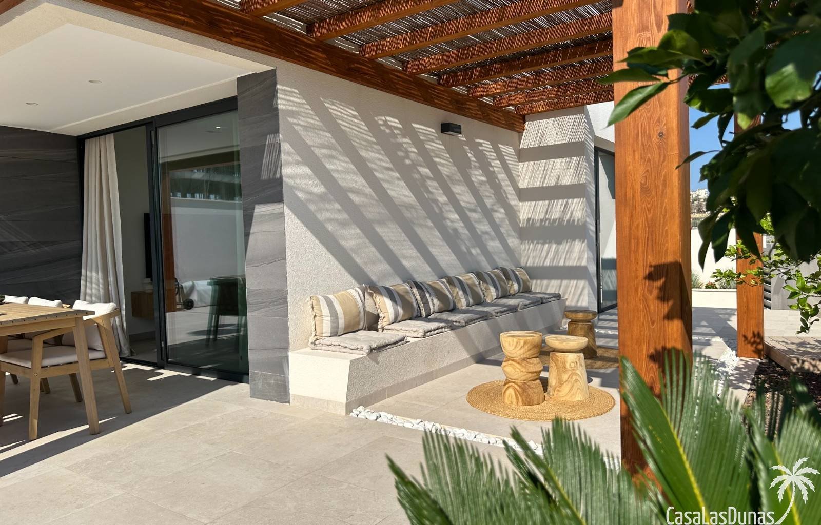 Die Villa Bella Sol ist ein idyllisches Feriendomizil im charmanten Städtchen Benijófar an der spanischen Costa Blanca. Die luxuriöse Villa wurde 202