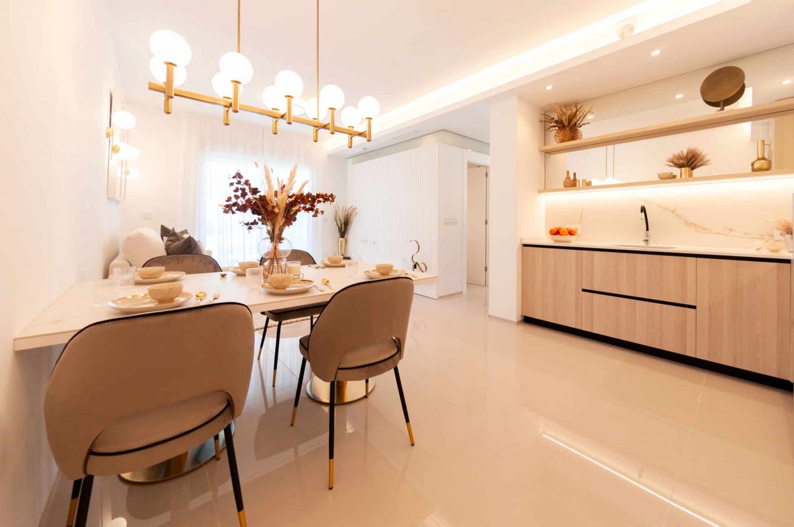  In der charmanten Ciudad Quesada gelegen, bietet diese Wohnanlage eine Auswahl von 20 Immobilien, die darauf ausgelegt sind, die Bedürfnisse derjenig