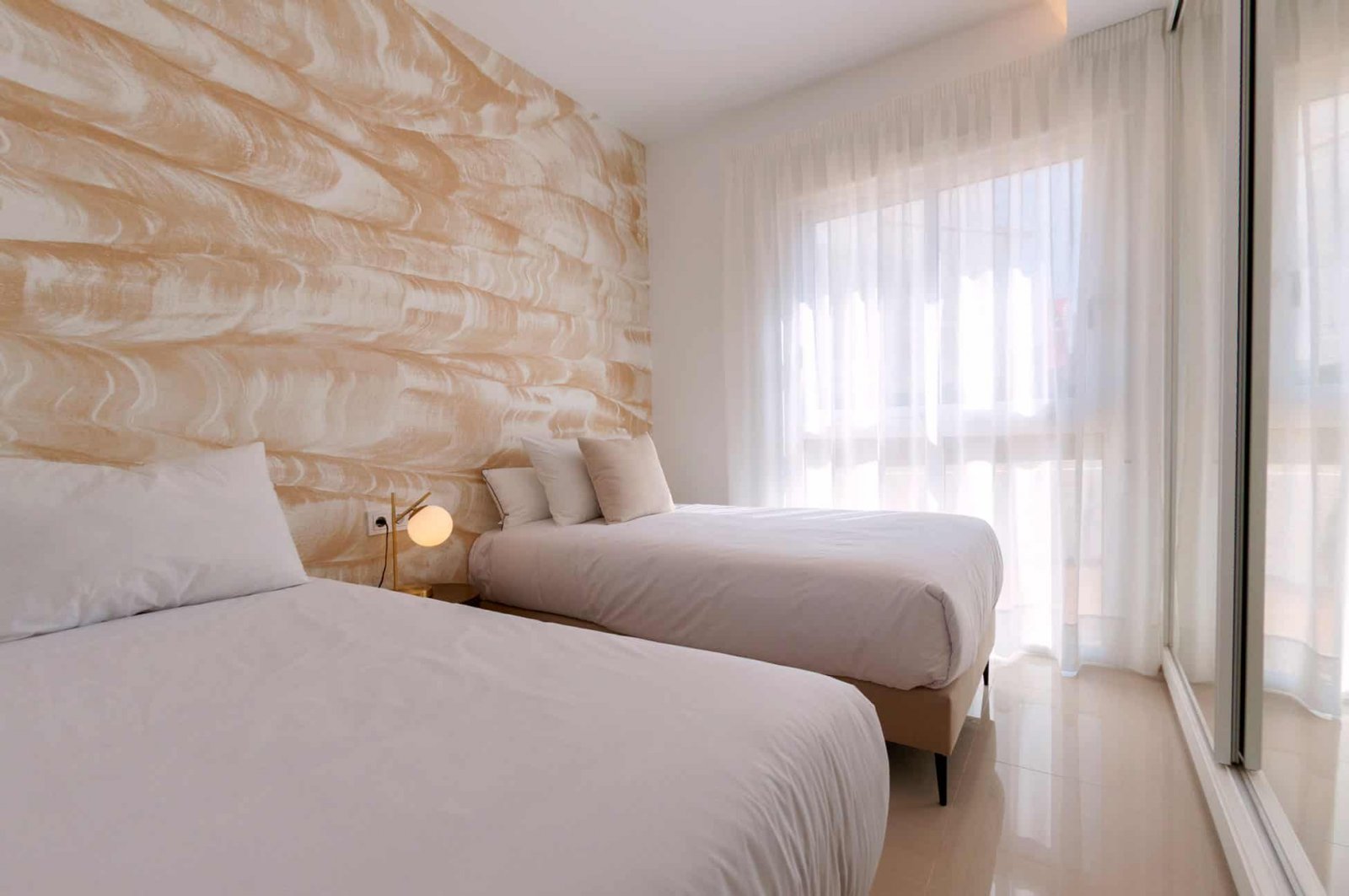  In der charmanten Ciudad Quesada gelegen, bietet diese Wohnanlage eine Auswahl von 20 Immobilien, die darauf ausgelegt sind, die Bedürfnisse derjenig