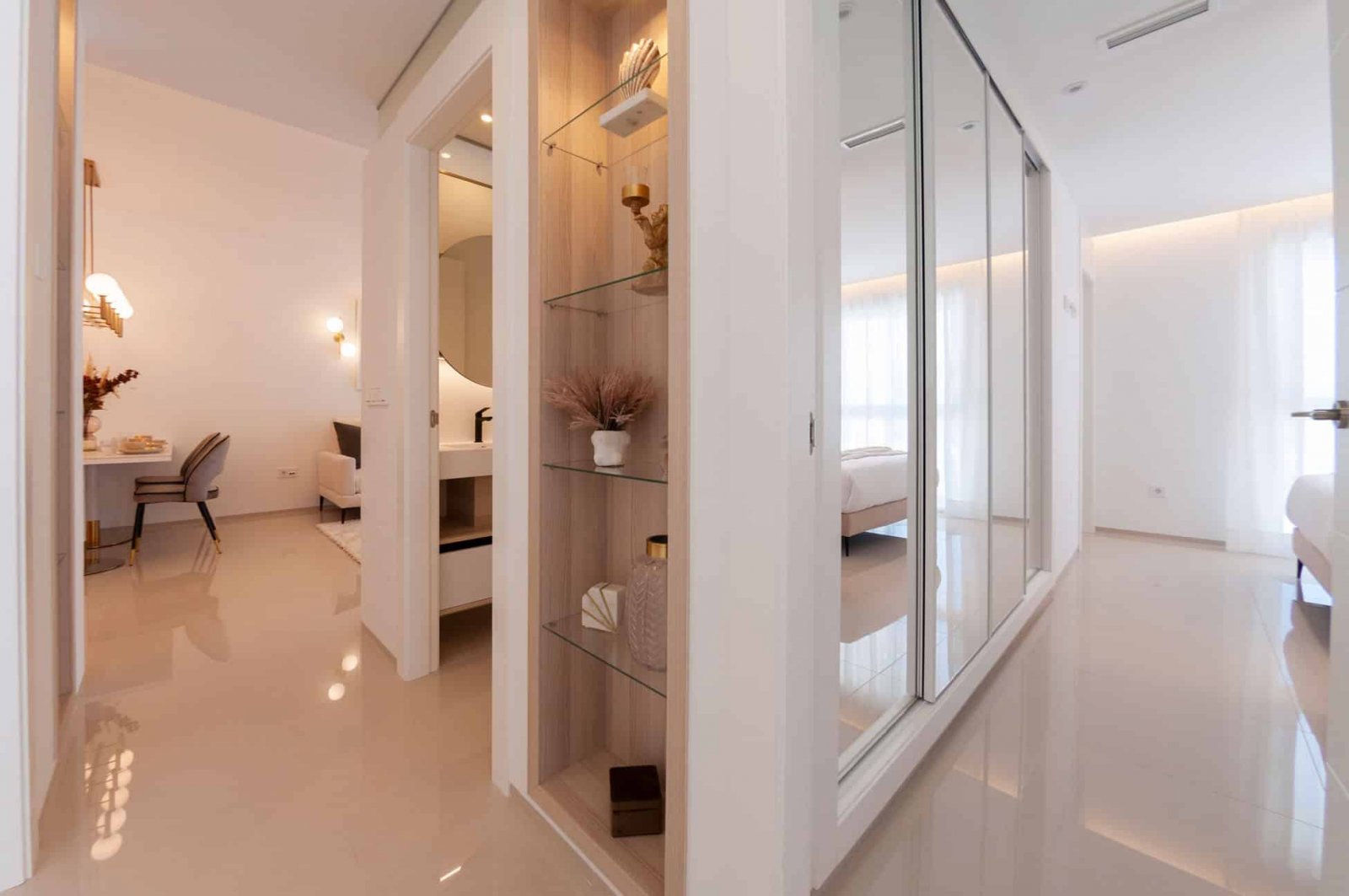  In der charmanten Ciudad Quesada gelegen, bietet diese Wohnanlage eine Auswahl von 20 Immobilien, die darauf ausgelegt sind, die Bedürfnisse derjenig