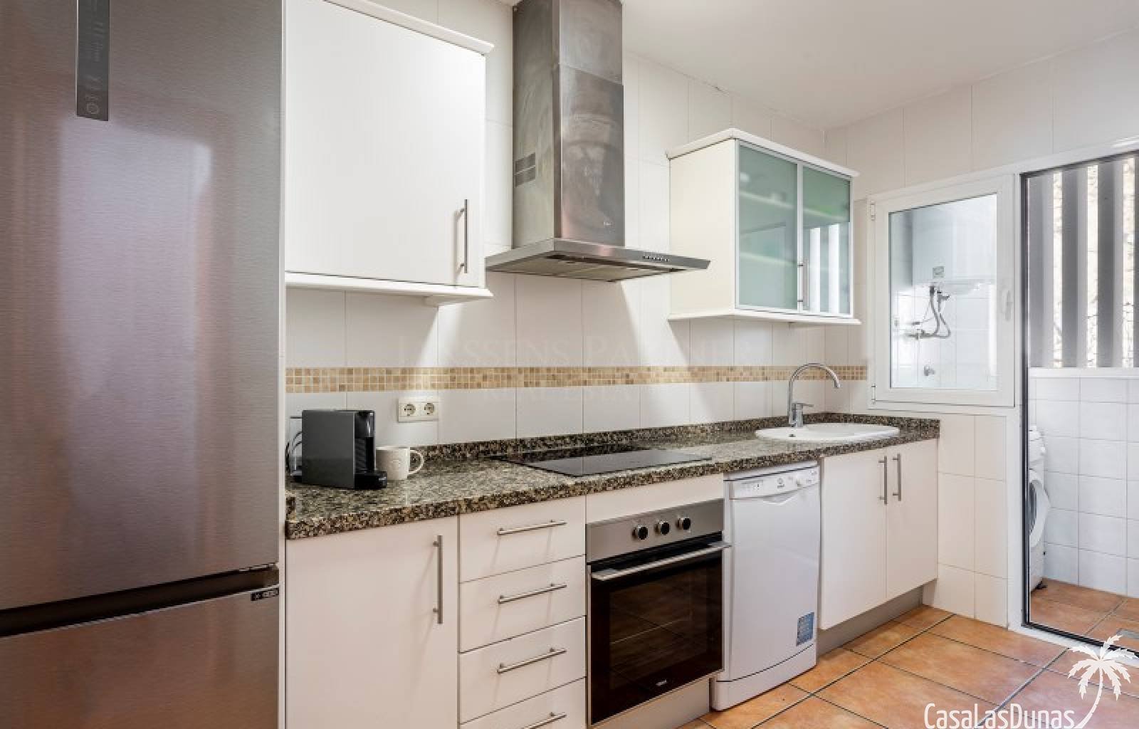 Gemütliches Reihenhaus mit traumhafter Aussicht!
Dieses gepflegte Haus mit 250m² bebauter Fläche verteilt sich auf zwei Ebenen und bietet eine perfek