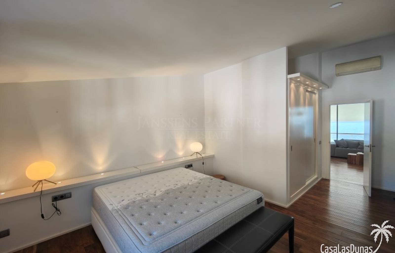 Diese Immobilie befindet sich in einer der exklusivsten und begehrtesten Wohngegenden von Altea und überzeugt durch eine hervorragende Lage. Nur weni