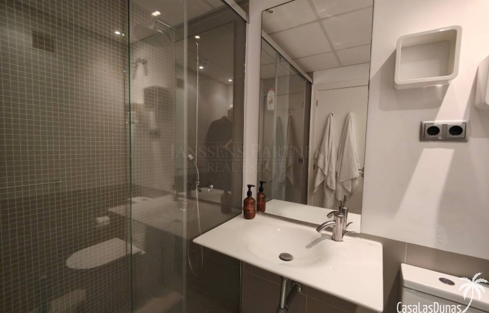 Diese Immobilie befindet sich in einer der exklusivsten und begehrtesten Wohngegenden von Altea und überzeugt durch eine hervorragende Lage. Nur weni