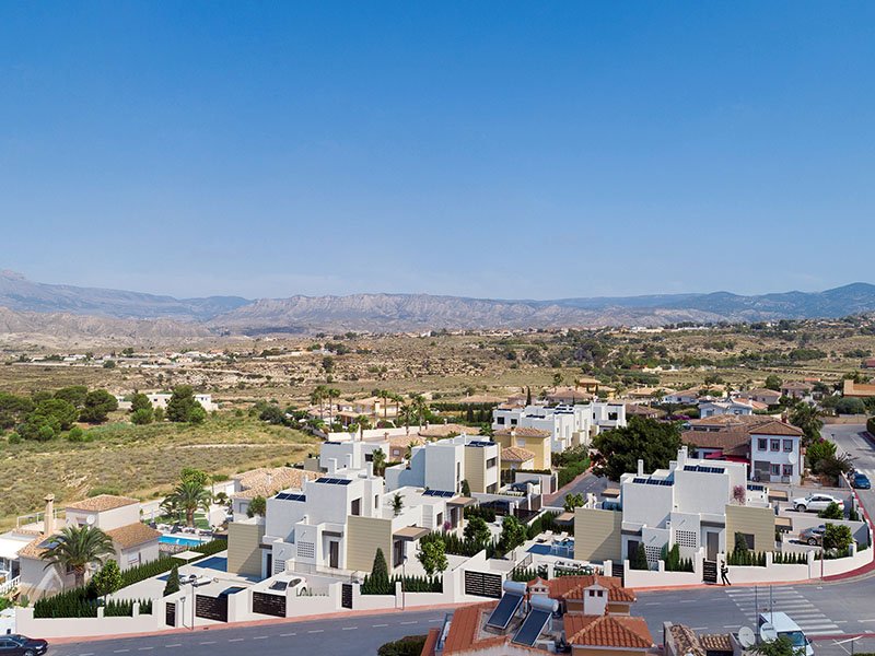  Genießen Sie die Ruhe und den Komfort des Wohnens in einer privaten Urbanisation mit Gemeinschaftspool und Gärten, umgeben von Natur und nur 10 Minut