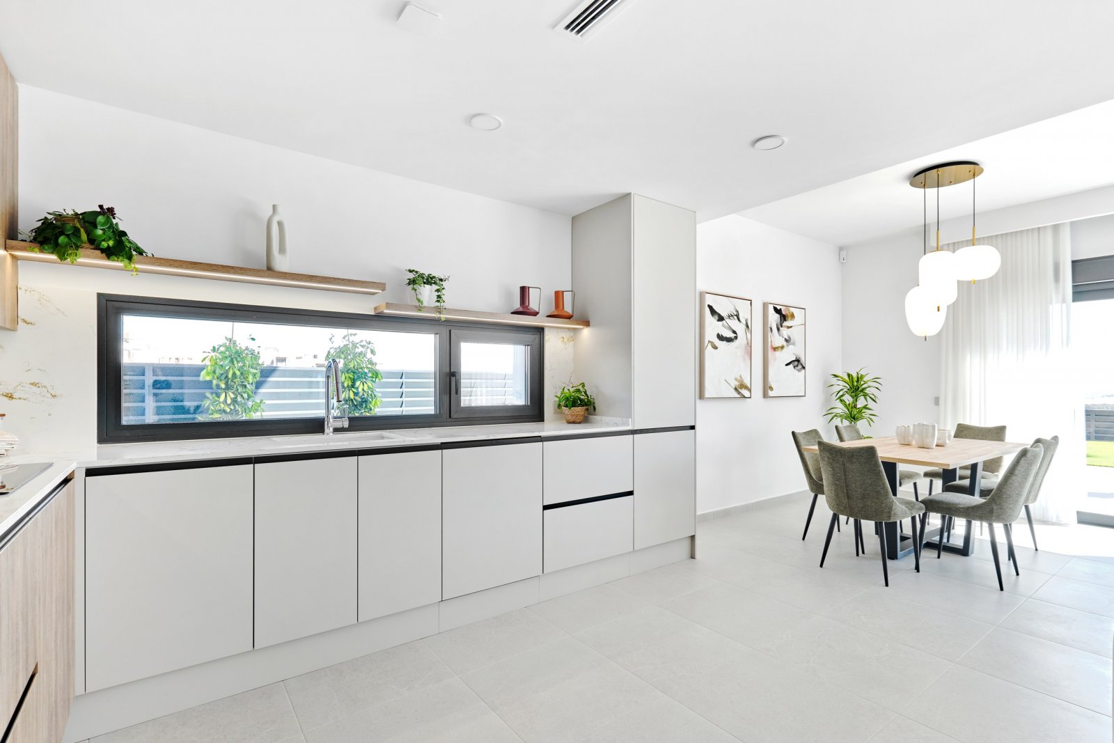 In der charmanten Umgebung von San Miguel de Salinas gelegen, bietet dieser exklusive Wohnkomplex 24 Immobilien, die für diejenigen entworfen wurden,