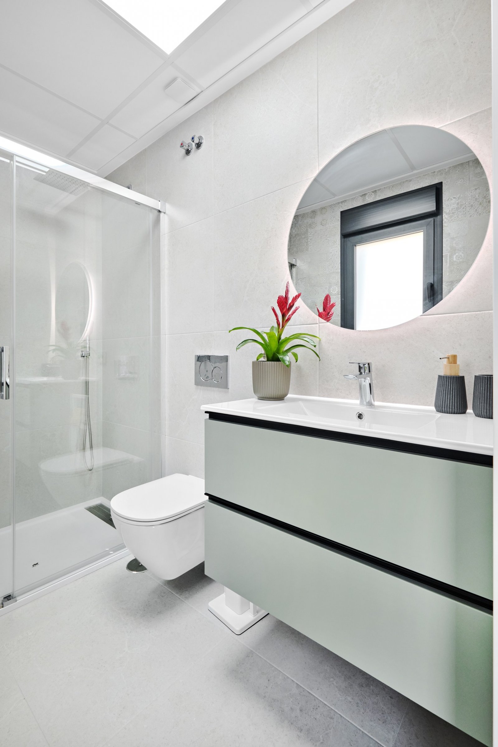 In der charmanten Umgebung von San Miguel de Salinas gelegen, bietet dieser exklusive Wohnkomplex 24 Immobilien, die für diejenigen entworfen wurden,